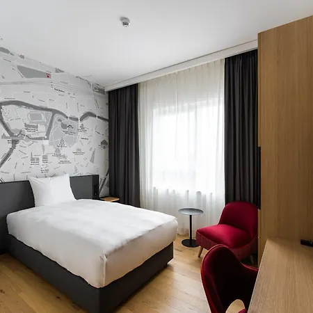 Intercityhotel Breda Exterior photo
