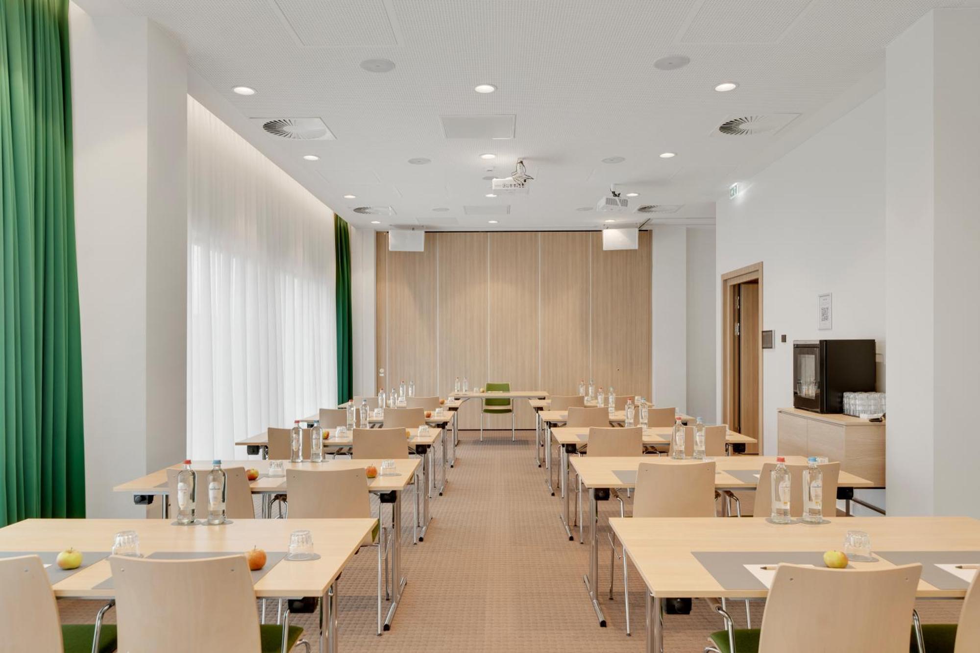 Intercityhotel 4*